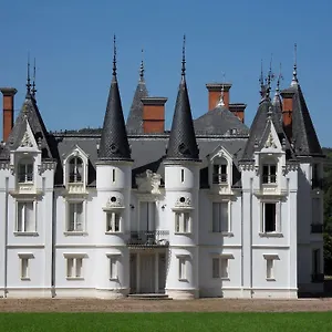 chateau-de-la-motte-noailly.hotels-rhonealpes.com/
